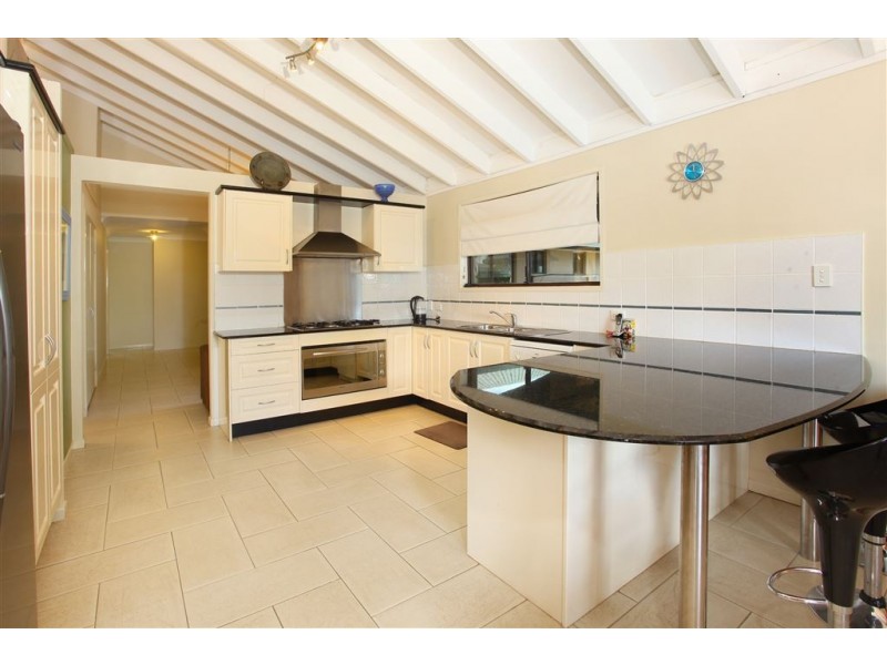 6 Nootka Court, Broadbeach Waters QLD 4218