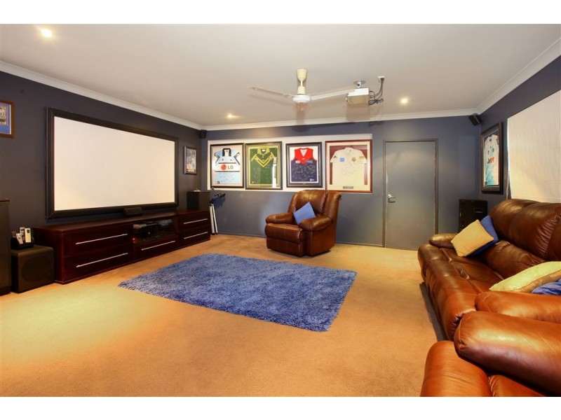 6 Nootka Court, Broadbeach Waters QLD 4218