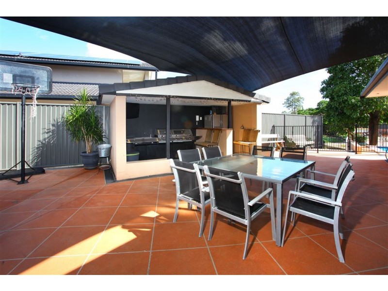 6 Nootka Court, Broadbeach Waters QLD 4218