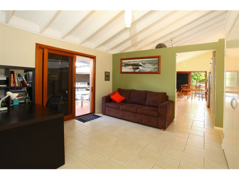 6 Nootka Court, Broadbeach Waters QLD 4218