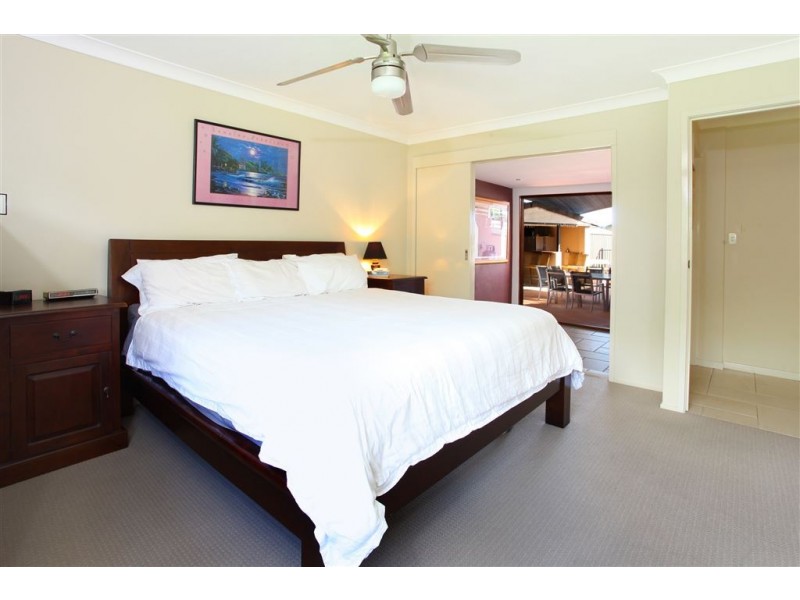 6 Nootka Court, Broadbeach Waters QLD 4218
