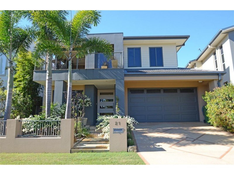 21 Port Peyra Crescent, Varsity Lakes QLD 4227