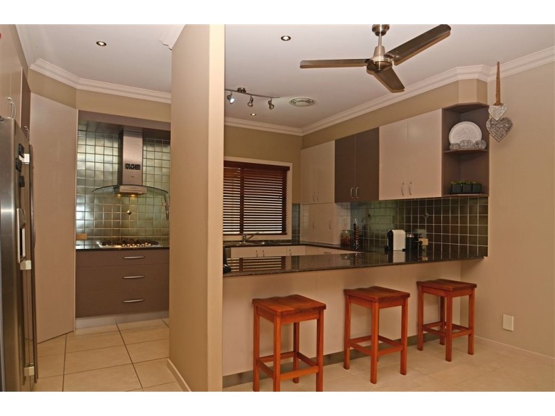 21 Port Peyra Crescent, Varsity Lakes QLD 4227
