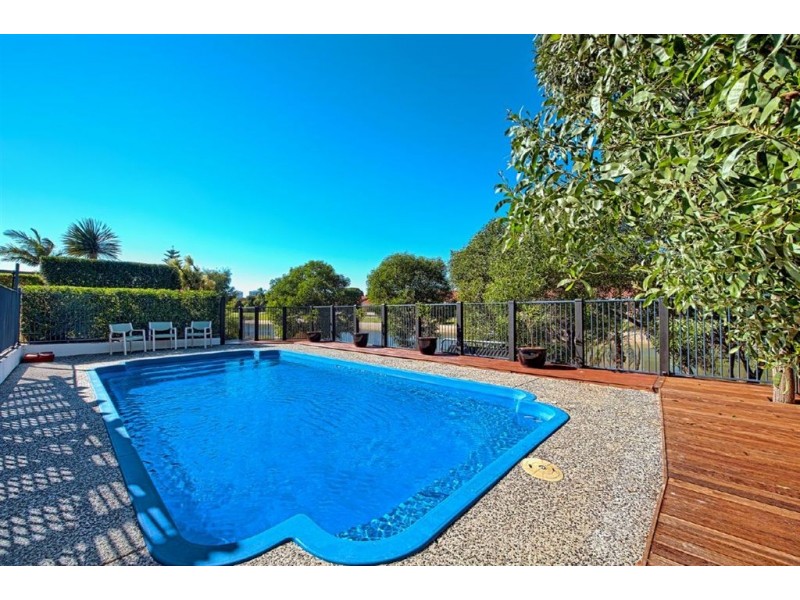 5 Reef Court, Mermaid Waters QLD 4218