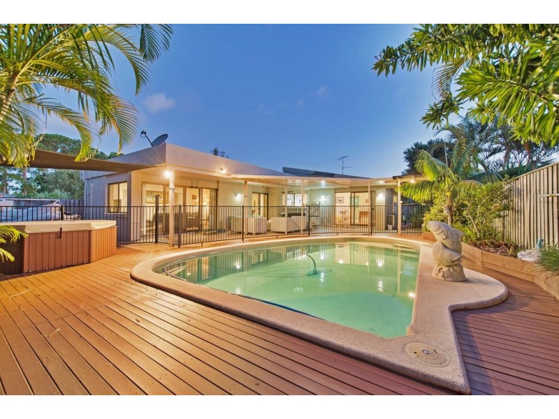 33 Lancelin Drive, Mermaid Waters QLD 4218