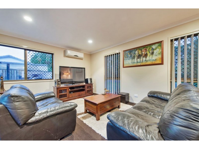 33 Lancelin Drive, Mermaid Waters QLD 4218