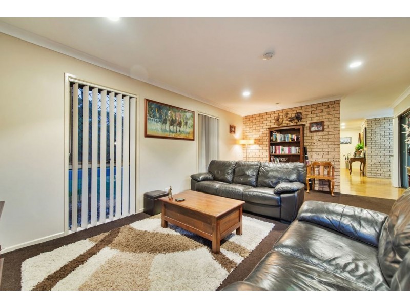33 Lancelin Drive, Mermaid Waters QLD 4218