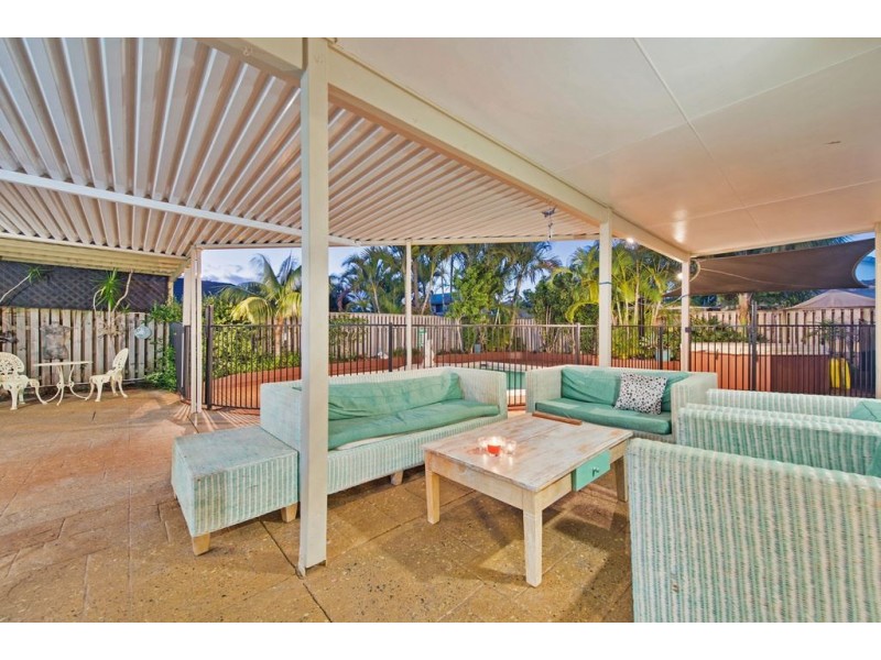 33 Lancelin Drive, Mermaid Waters QLD 4218