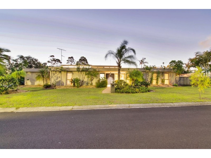 33 Lancelin Drive, Mermaid Waters QLD 4218