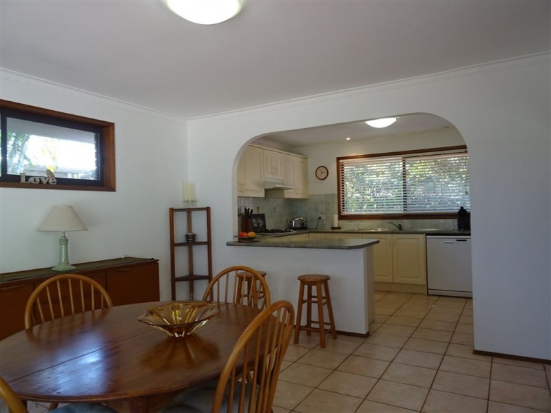 47 Rawlinna Drive, Mermaid Waters QLD 4218