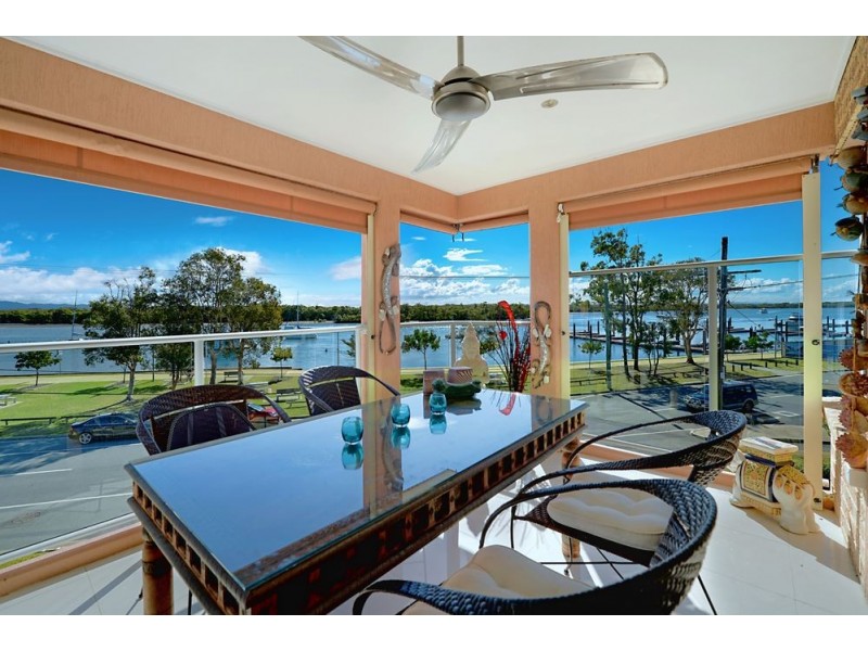 4/15 Esplanade West, Paradise Point QLD 4216