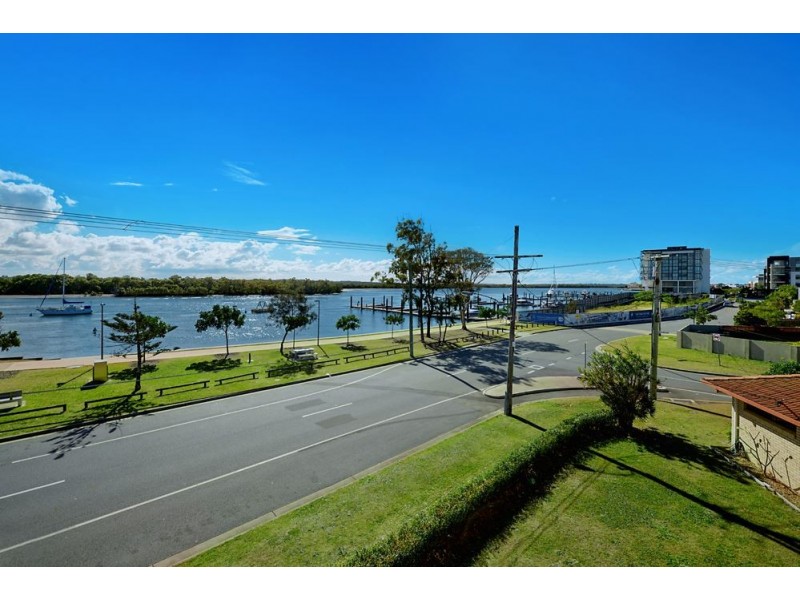 4/15 Esplanade West, Paradise Point QLD 4216