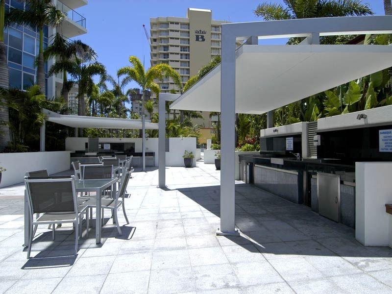 18 Enderley Ave, Surfers Paradise QLD 4217