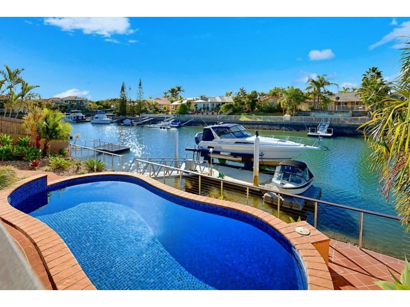10 Grand Canal Way, Runaway Bay QLD 4216