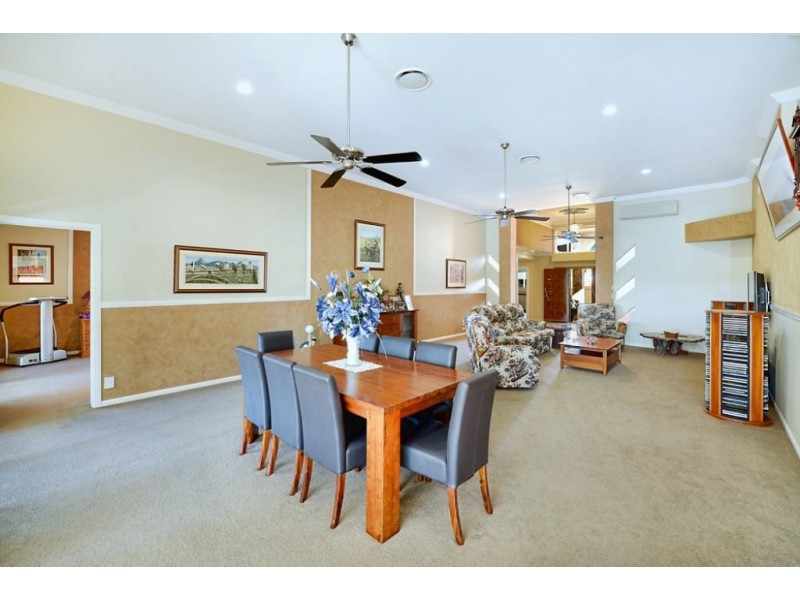 10 Grand Canal Way, Runaway Bay QLD 4216