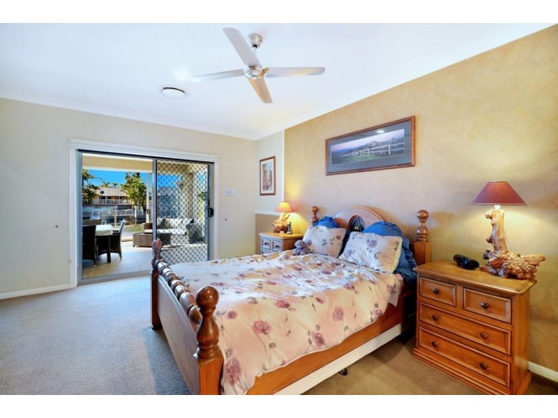 10 Grand Canal Way, Runaway Bay QLD 4216