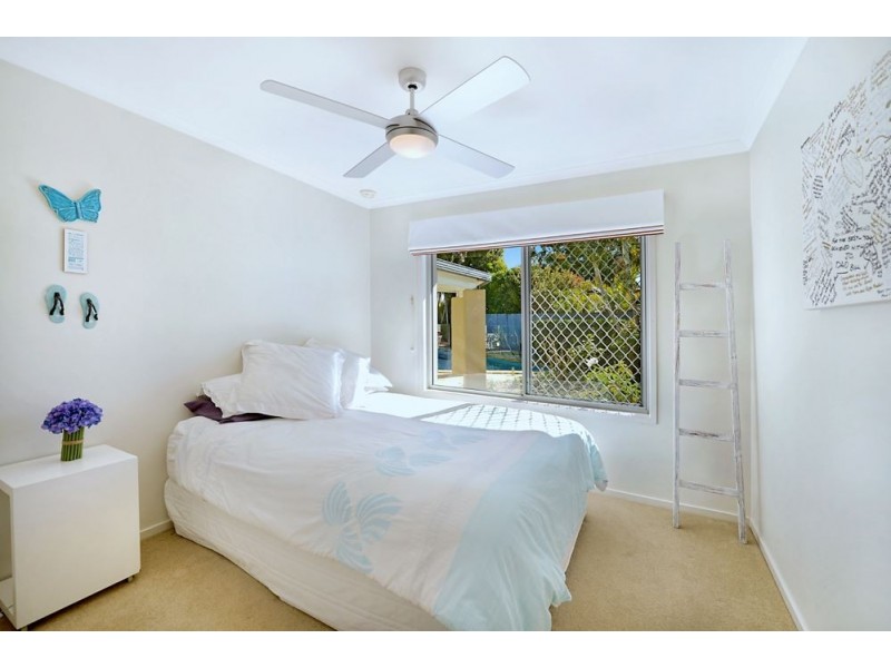 10 Monteclair Court, Mermaid Waters QLD 4218