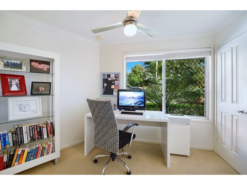 10 Monteclair Court, Mermaid Waters QLD 4218