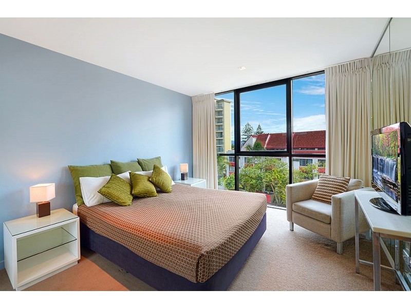 18 Enderley Ave, Surfers Paradise QLD 4217