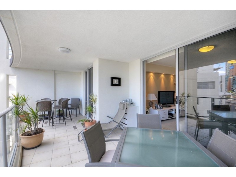 21 Cypress Ave, Surfers Paradise QLD 4217
