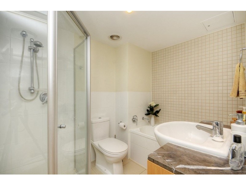 21 Cypress Ave, Surfers Paradise QLD 4217