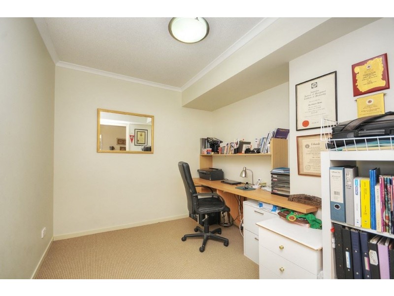 21 Cypress Ave, Surfers Paradise QLD 4217