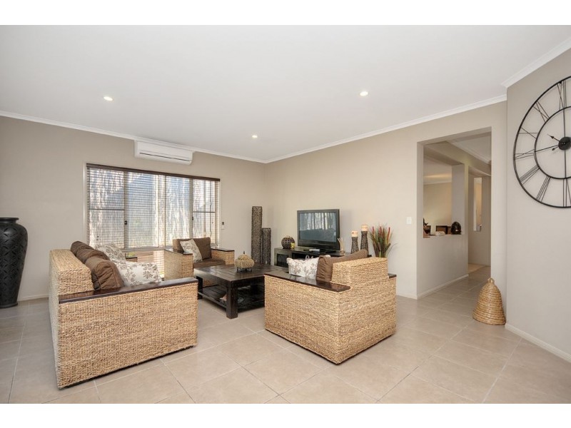 31 Campelles Avenue, Varsity Lakes QLD 4227