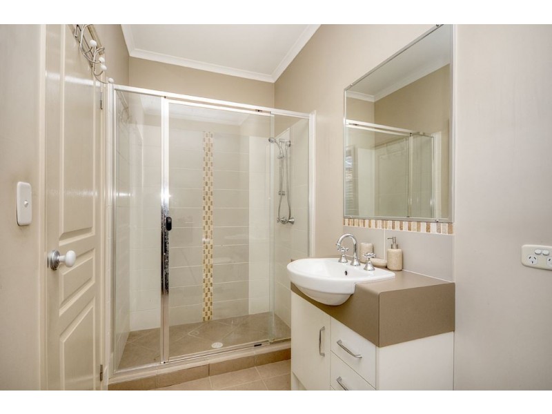 31 Campelles Avenue, Varsity Lakes QLD 4227