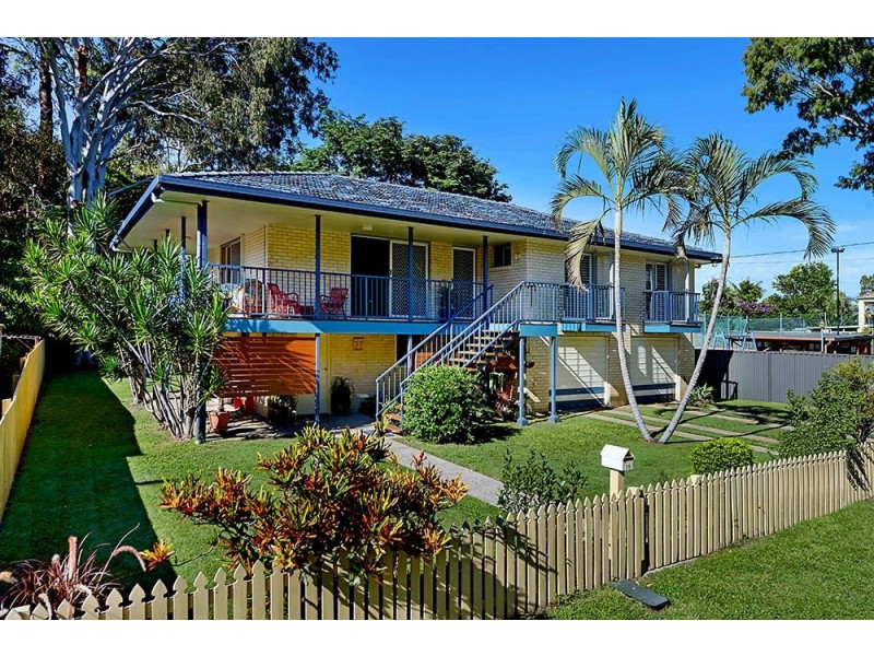 11 Tallara Street, Coombabah QLD 4216