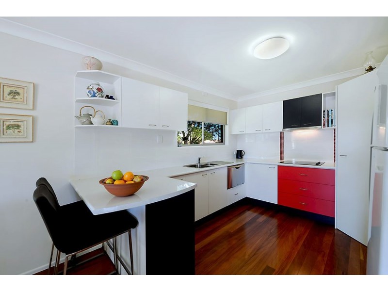 11 Tallara Street, Coombabah QLD 4216