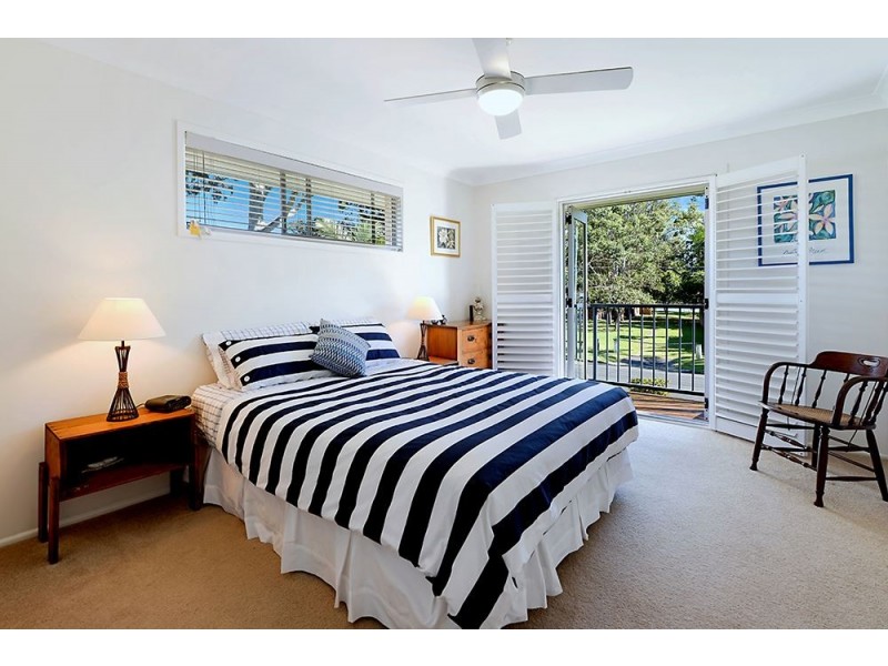 11 Tallara Street, Coombabah QLD 4216