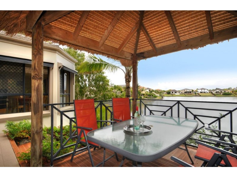 174 Dunlin Drive, Burleigh Waters QLD 4220