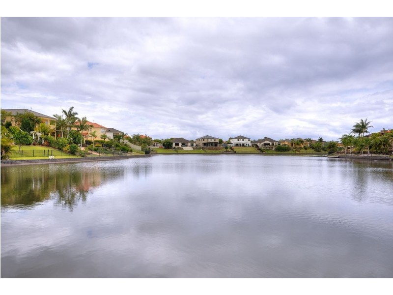 174 Dunlin Drive, Burleigh Waters QLD 4220