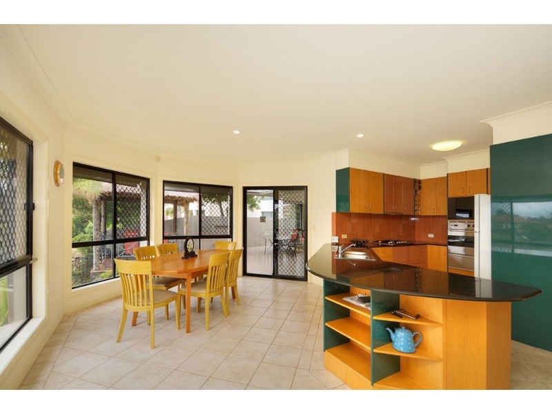 174 Dunlin Drive, Burleigh Waters QLD 4220