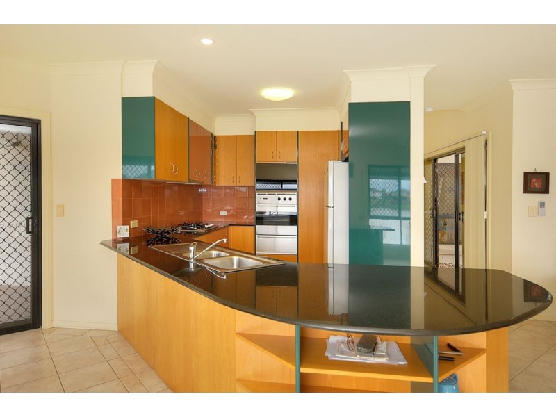 174 Dunlin Drive, Burleigh Waters QLD 4220