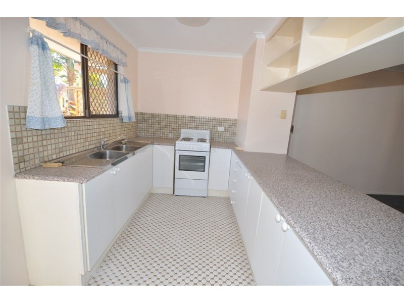 7 Stewart Parade, Ashmore QLD 4214