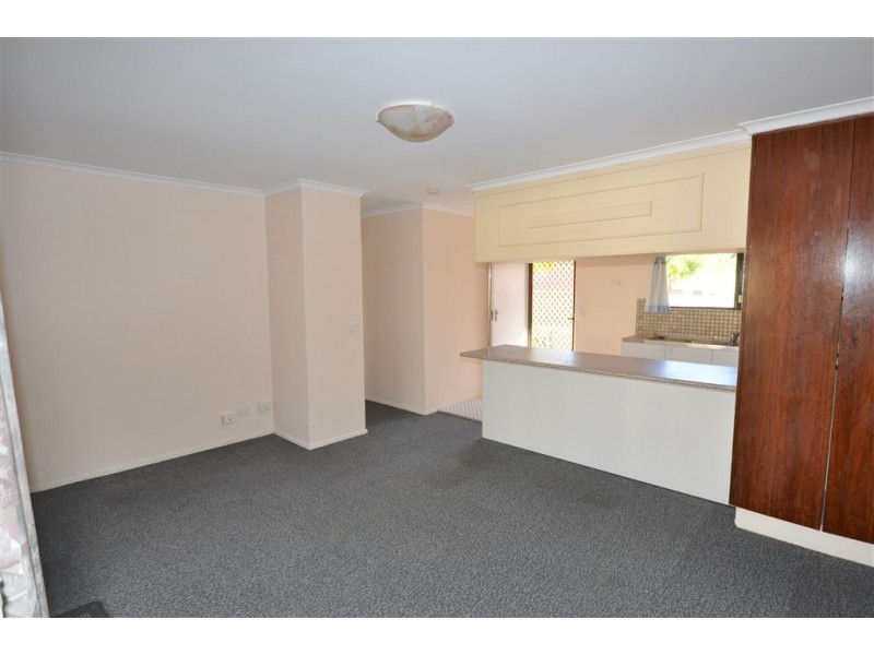 7 Stewart Parade, Ashmore QLD 4214