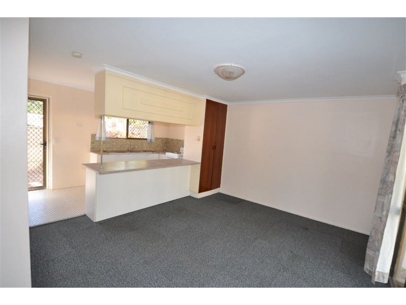 7 Stewart Parade, Ashmore QLD 4214