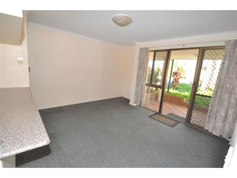 7 Stewart Parade, Ashmore QLD 4214
