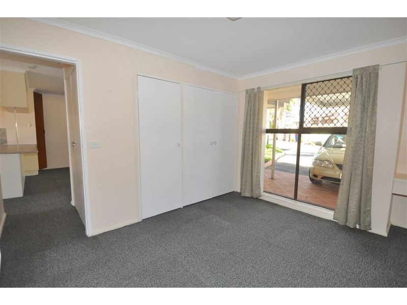 7 Stewart Parade, Ashmore QLD 4214