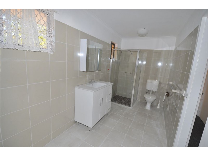 7 Stewart Parade, Ashmore QLD 4214