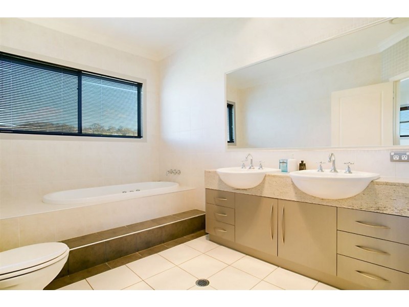 House 19/37 Murtha Drive ‘The Island’, Elanora QLD 4221