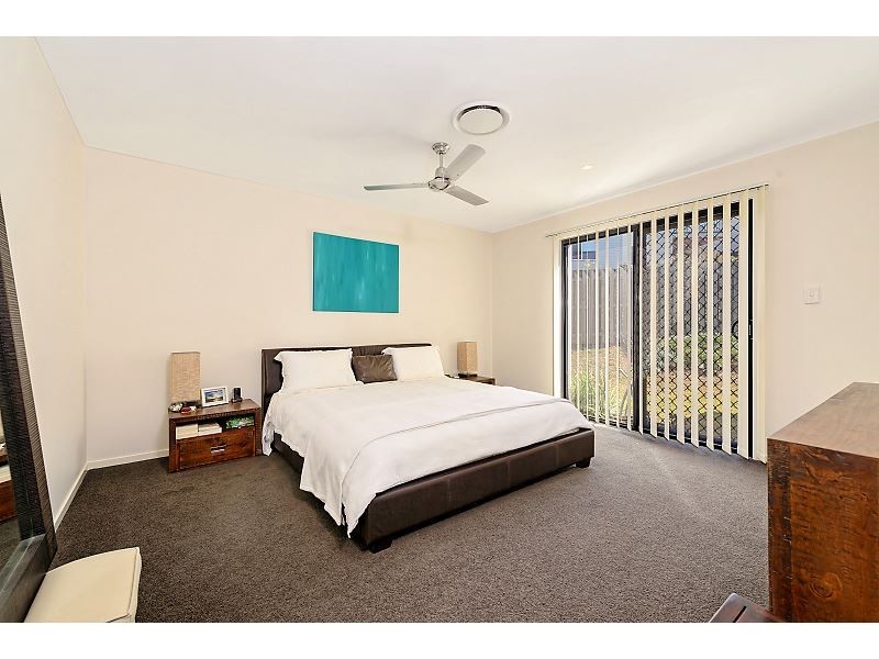 5 Mac Close, Oxenford QLD 4210