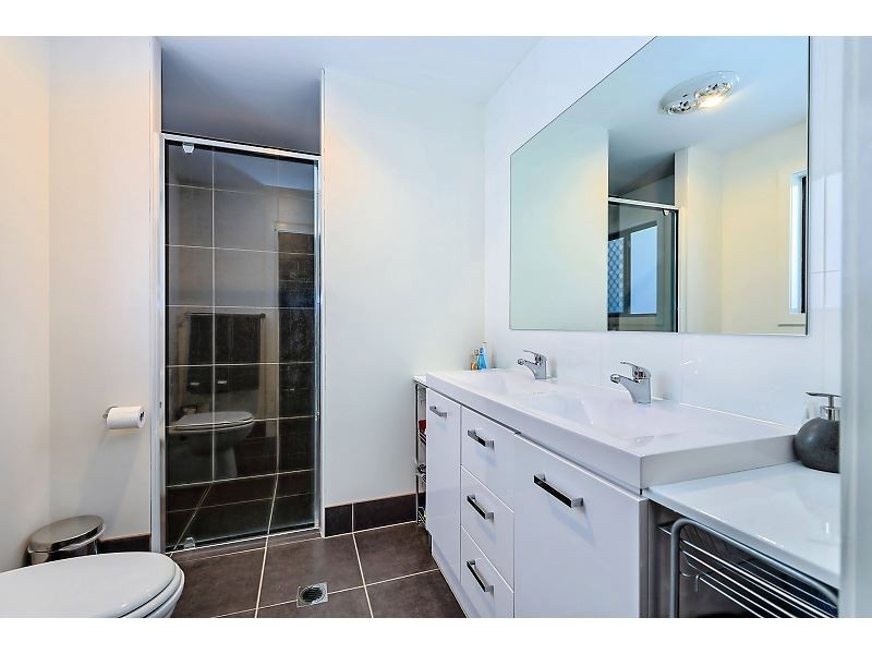 5 Mac Close, Oxenford QLD 4210