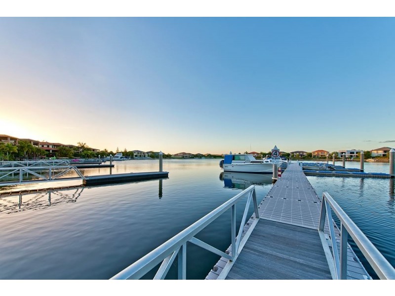 545 Oyster Cove Promenade, Helensvale QLD 4212