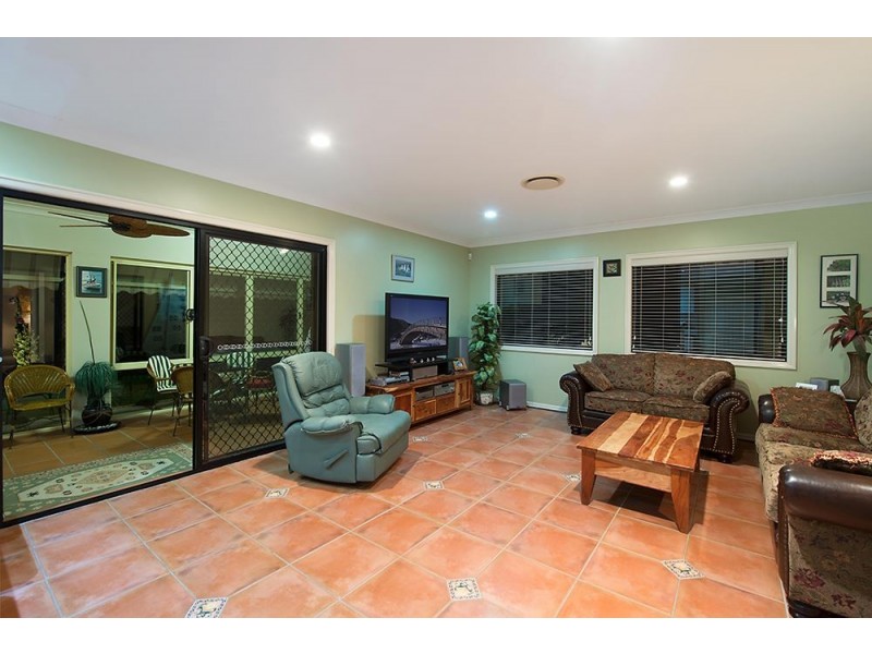 545 Oyster Cove Promenade, Helensvale QLD 4212