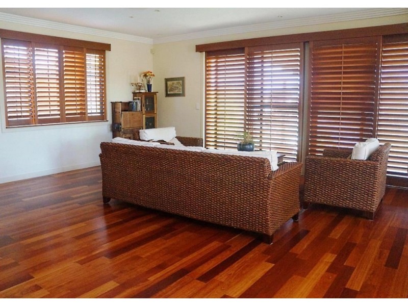 40 Tosti Street, Bundall QLD 4217