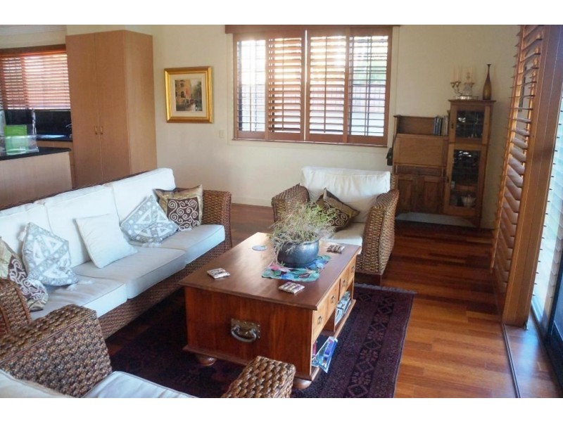 40 Tosti Street, Bundall QLD 4217