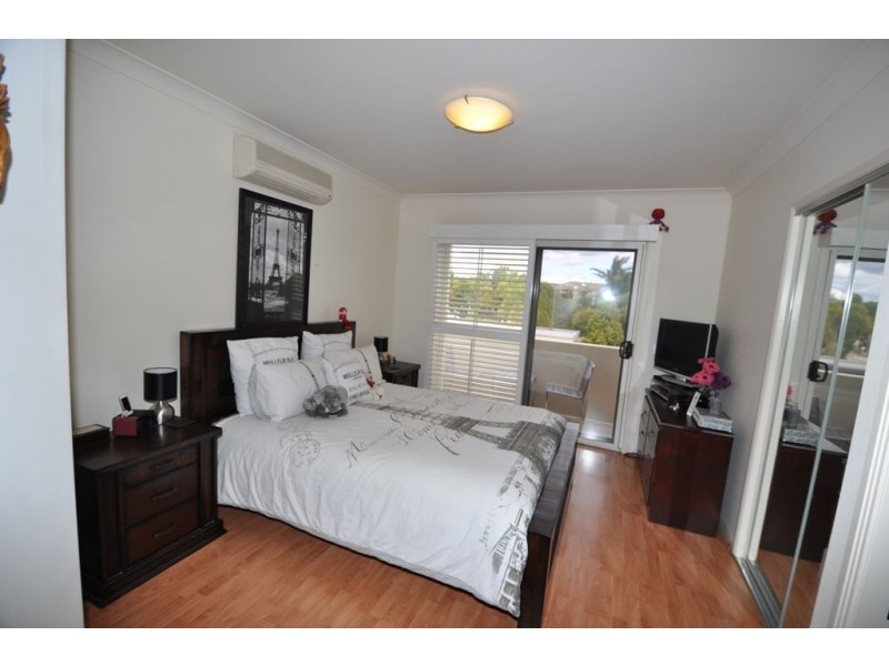 1004/1 The Cove Crescent, Carrara QLD 4211