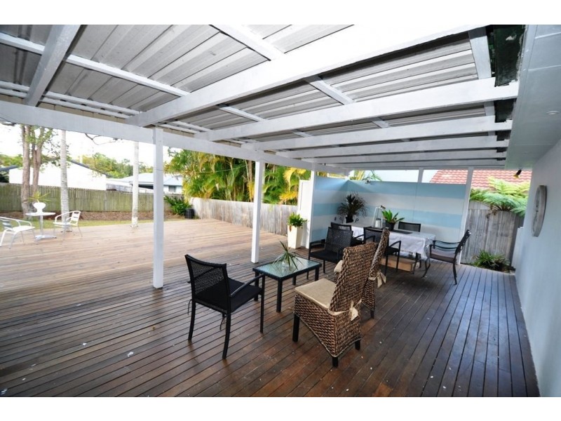 113 Bamboo Avenue, Benowa QLD 4217